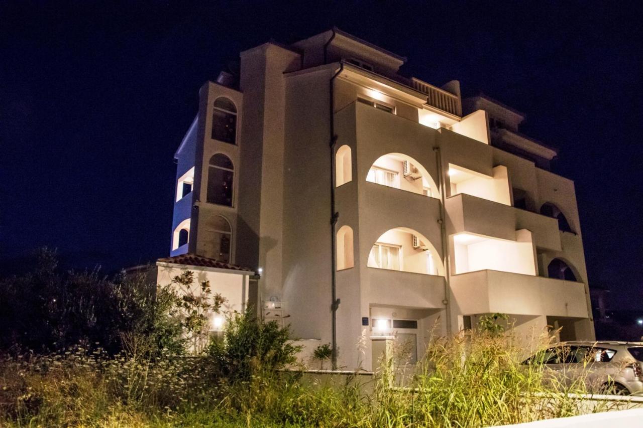 Villa Apartments Katja Trogir Exterior foto