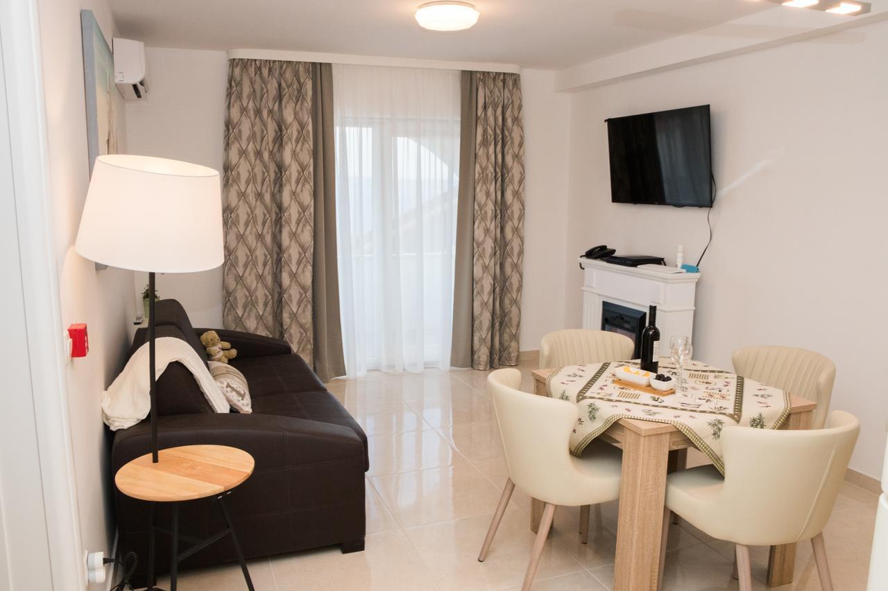 Villa Apartments Katja Trogir Exterior foto